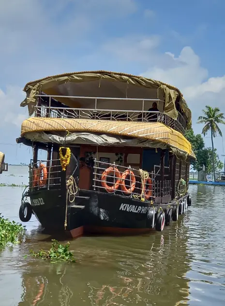 Day Cruise Houseboat